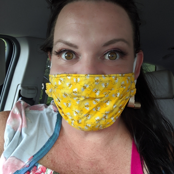 Meet your Posher, Melissa - Picture 3 of 4